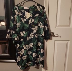 Elbow length sleeve shift dress